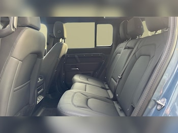 Used Land Rover Defender 2025 for sale - 76384882: Photo