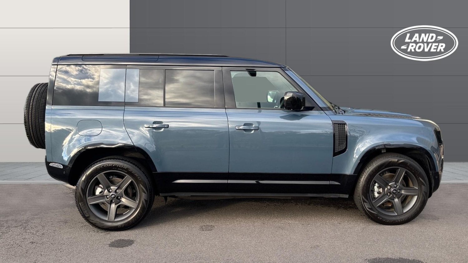 Used Land Rover Defender 2025 for sale - 76384882: Photo 5