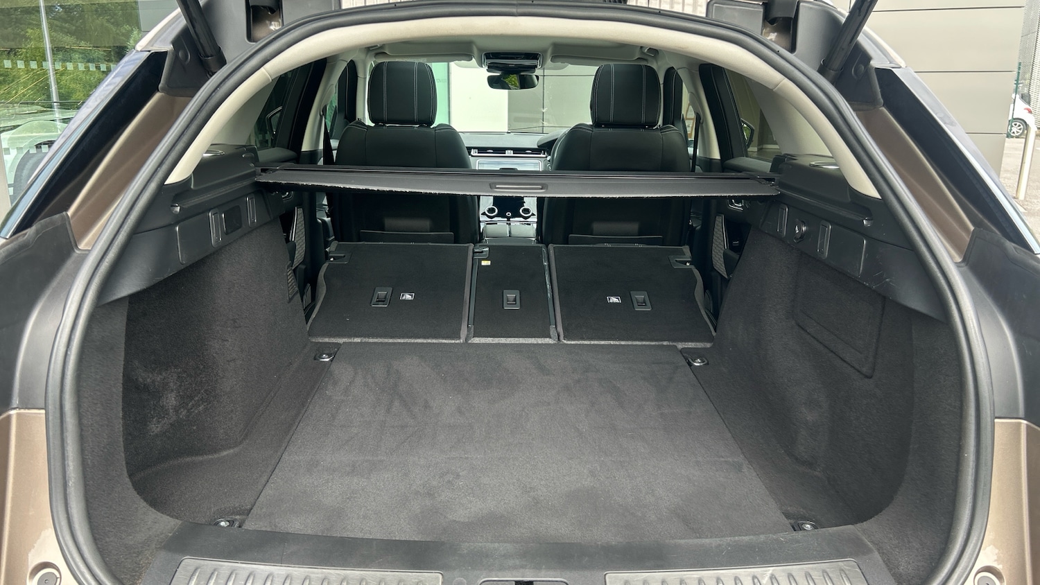 Used Land Rover Range Rover Velar 2019 for sale - 76881533: Photo 10