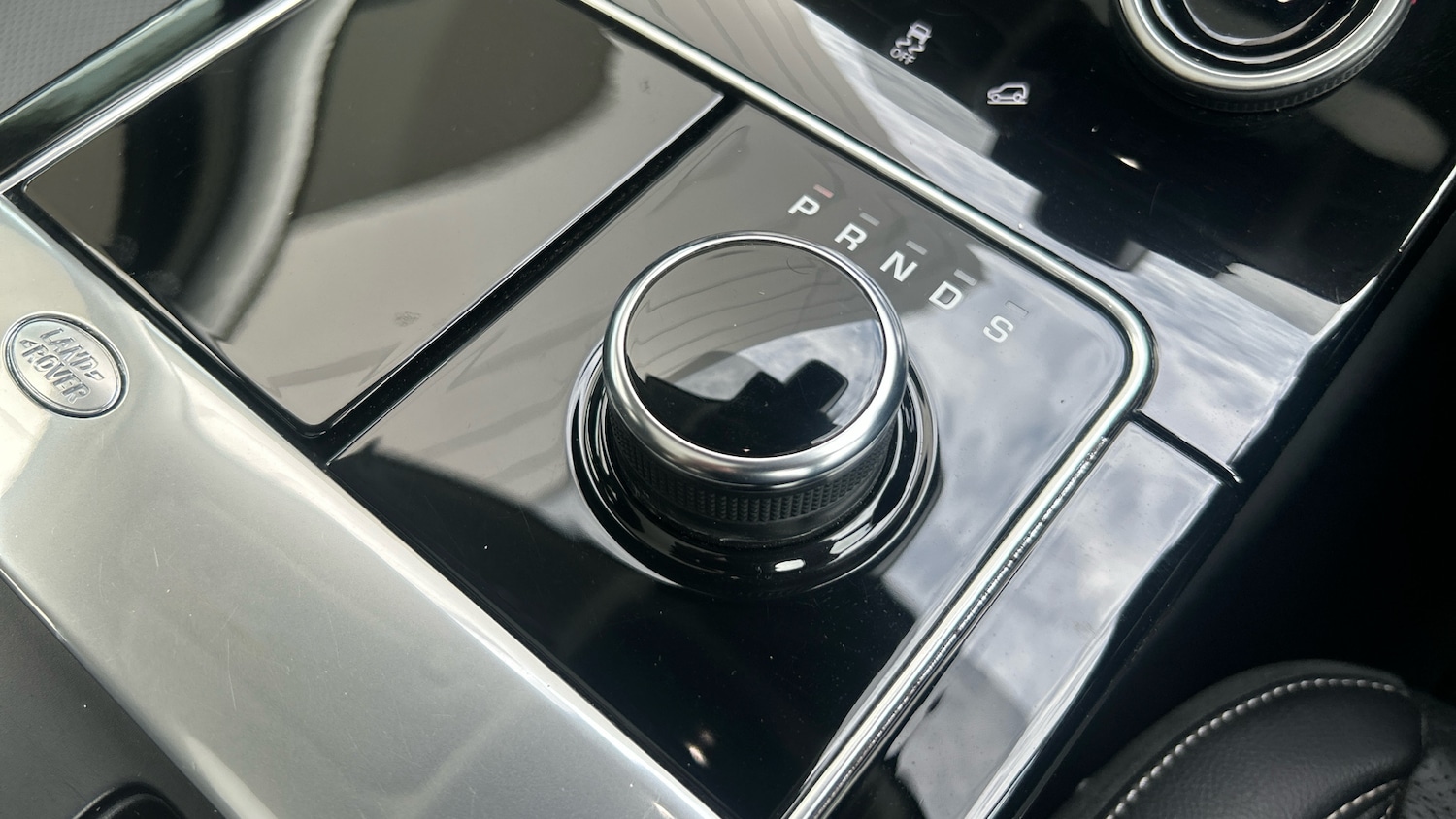 Used Land Rover Range Rover Velar 2019 for sale - 76881533: Photo 13