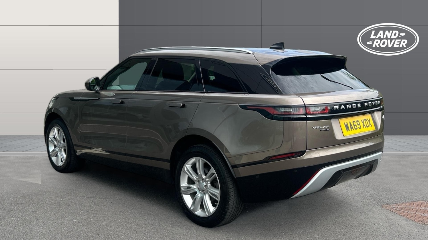 Used Land Rover Range Rover Velar 2019 for sale - 76881533: Photo 2