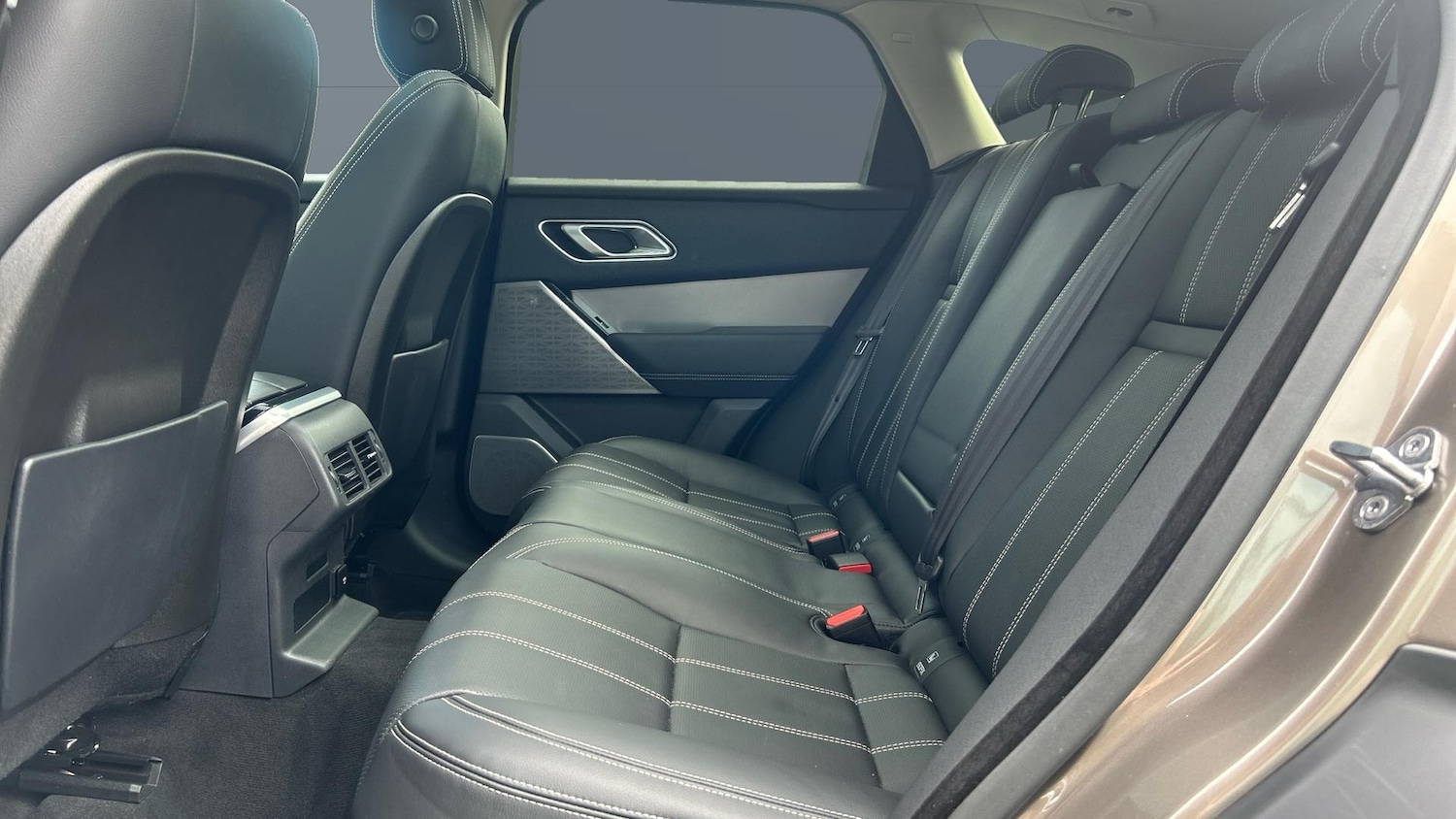 Used Land Rover Range Rover Velar 2019 for sale - 76881533: Photo 4