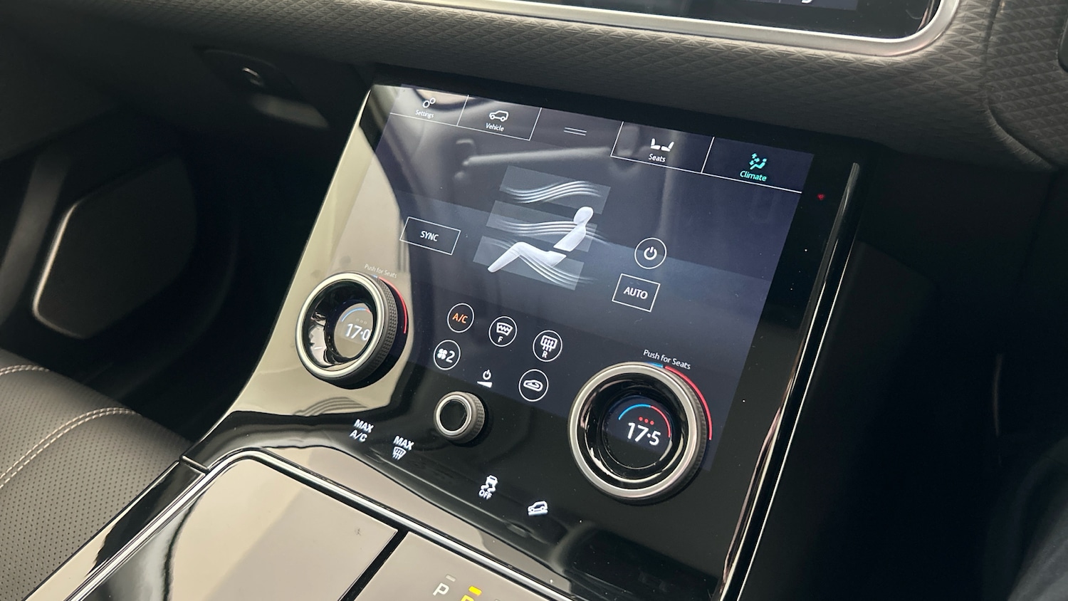 Used Land Rover Range Rover Velar 2019 for sale - 76881533: Photo 64