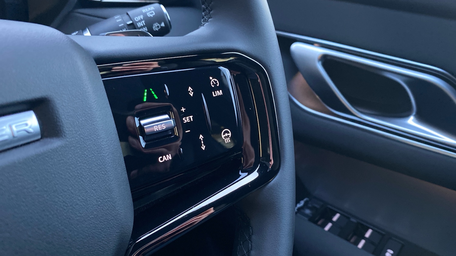 Used Land Rover Range Rover Velar 2025 for sale - 76831531: Photo 36