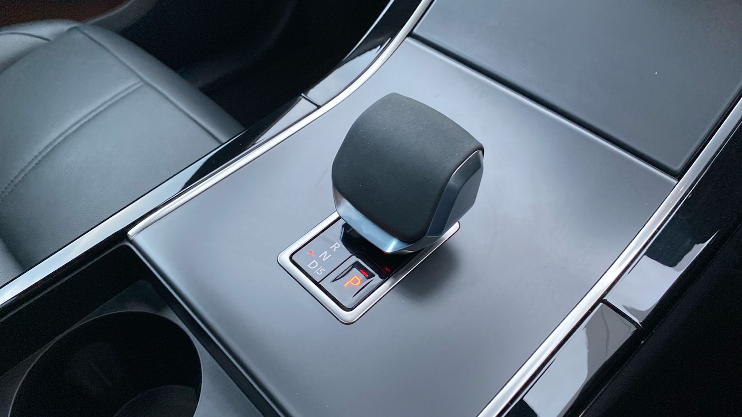 Used Land Rover Range Rover Velar 2023 for sale - 76908426: Photo 13