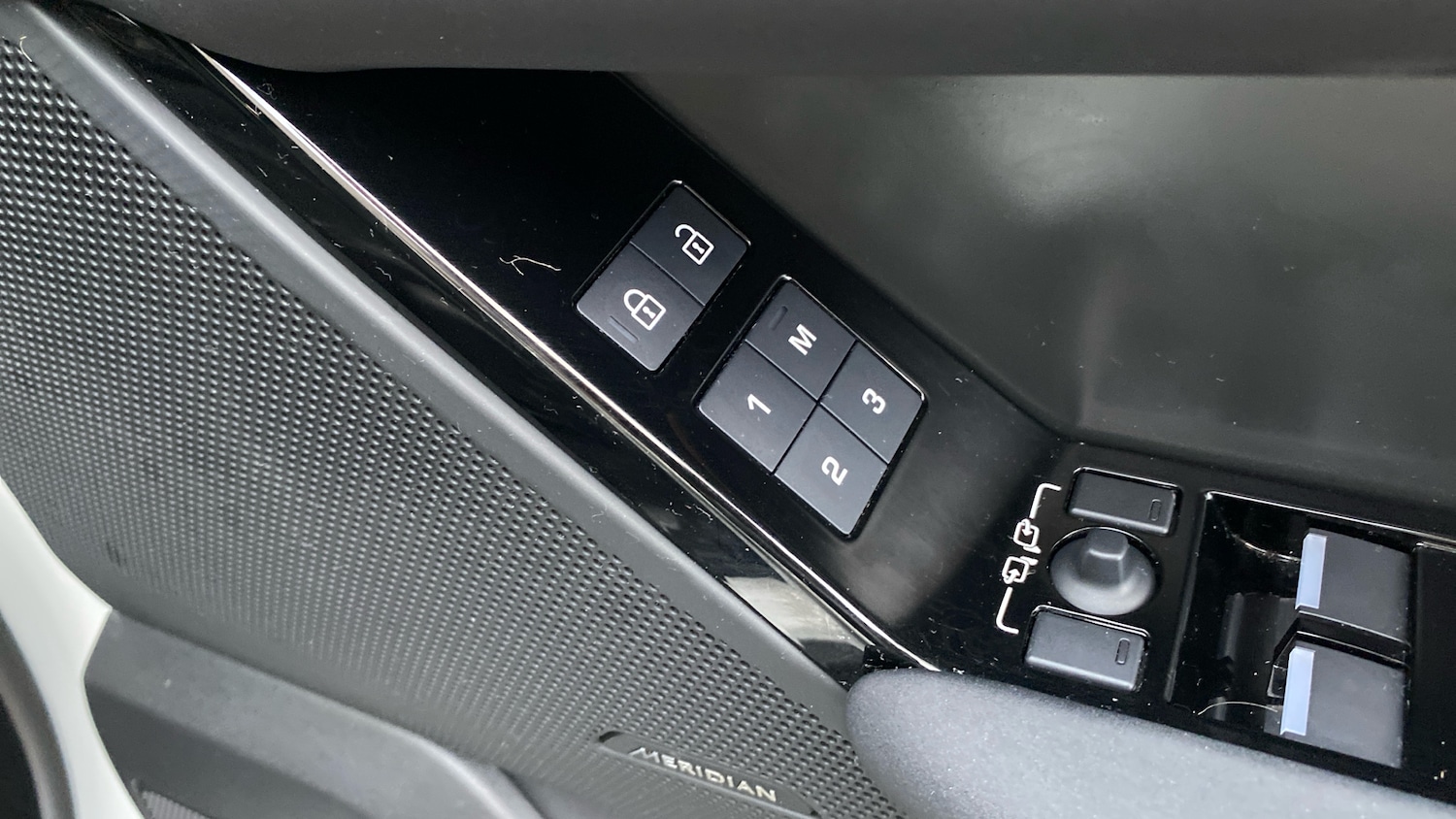 Used Land Rover Range Rover Velar 2023 for sale - 76908426: Photo 26