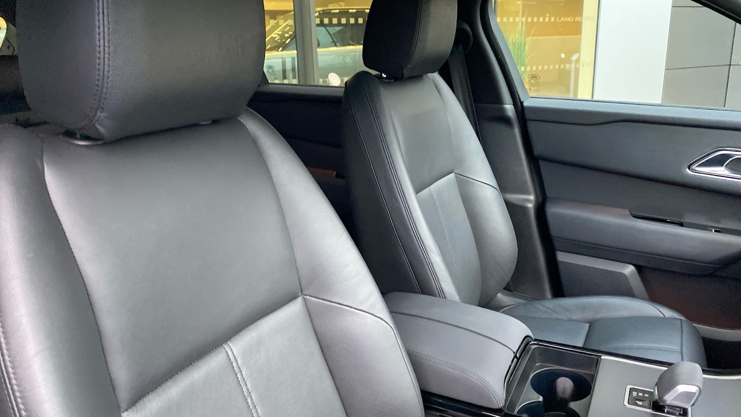 Used Land Rover Range Rover Velar 2023 for sale - 76908426: Photo 30