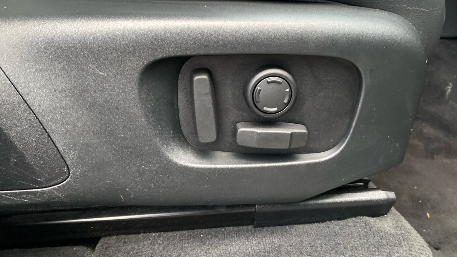 Used Land Rover Range Rover Velar 2023 for sale - 76908426: Photo 31