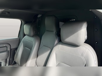 Used Land Rover Defender 2025 for sale - 78698555: Photo
