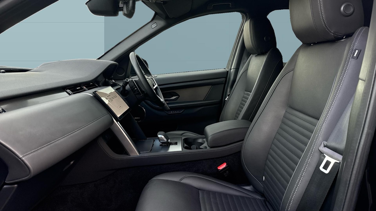 Used Land Rover Discovery Sport 2025 for sale - 76963193: Photo 3