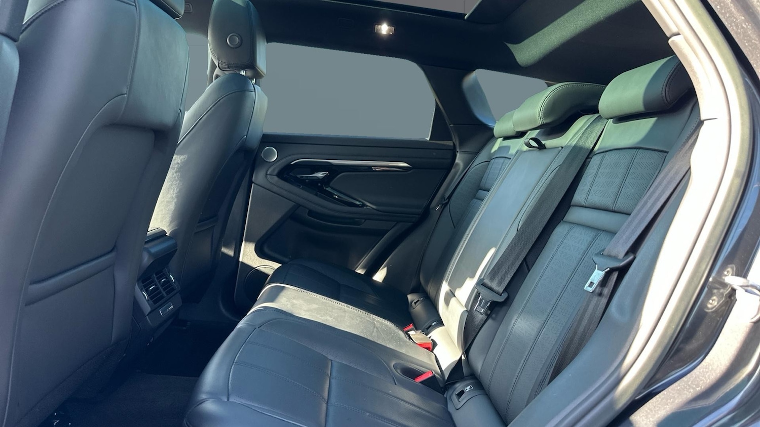 Used Land Rover Range Rover Evoque 2022 for sale - 77915374: Photo 4