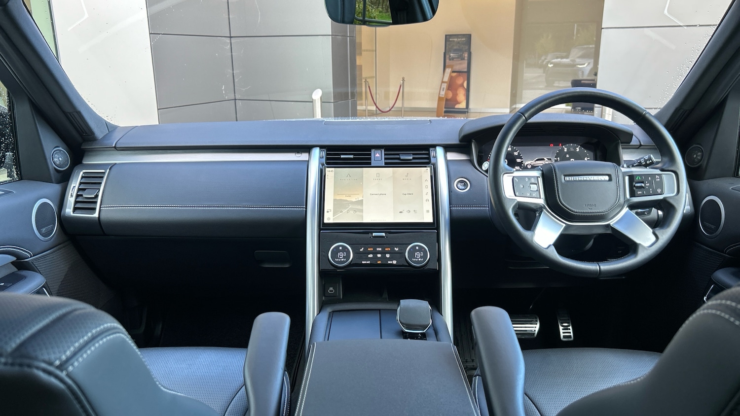 Used Land Rover Discovery 2023 for sale - 77247751: Photo 9