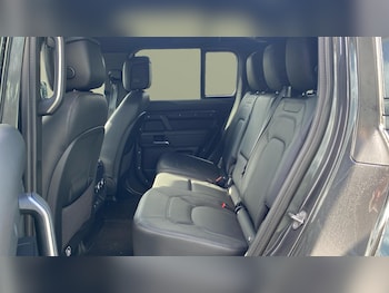 Used Land Rover Defender 2024 for sale - 77845159: Photo