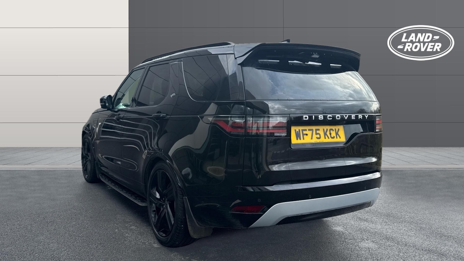 Used Land Rover Discovery 2025 for sale - 78152905: Photo 2