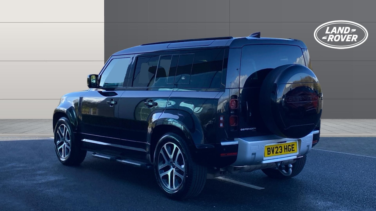 Used Land Rover Defender 2023 for sale - 78011498: Photo 2