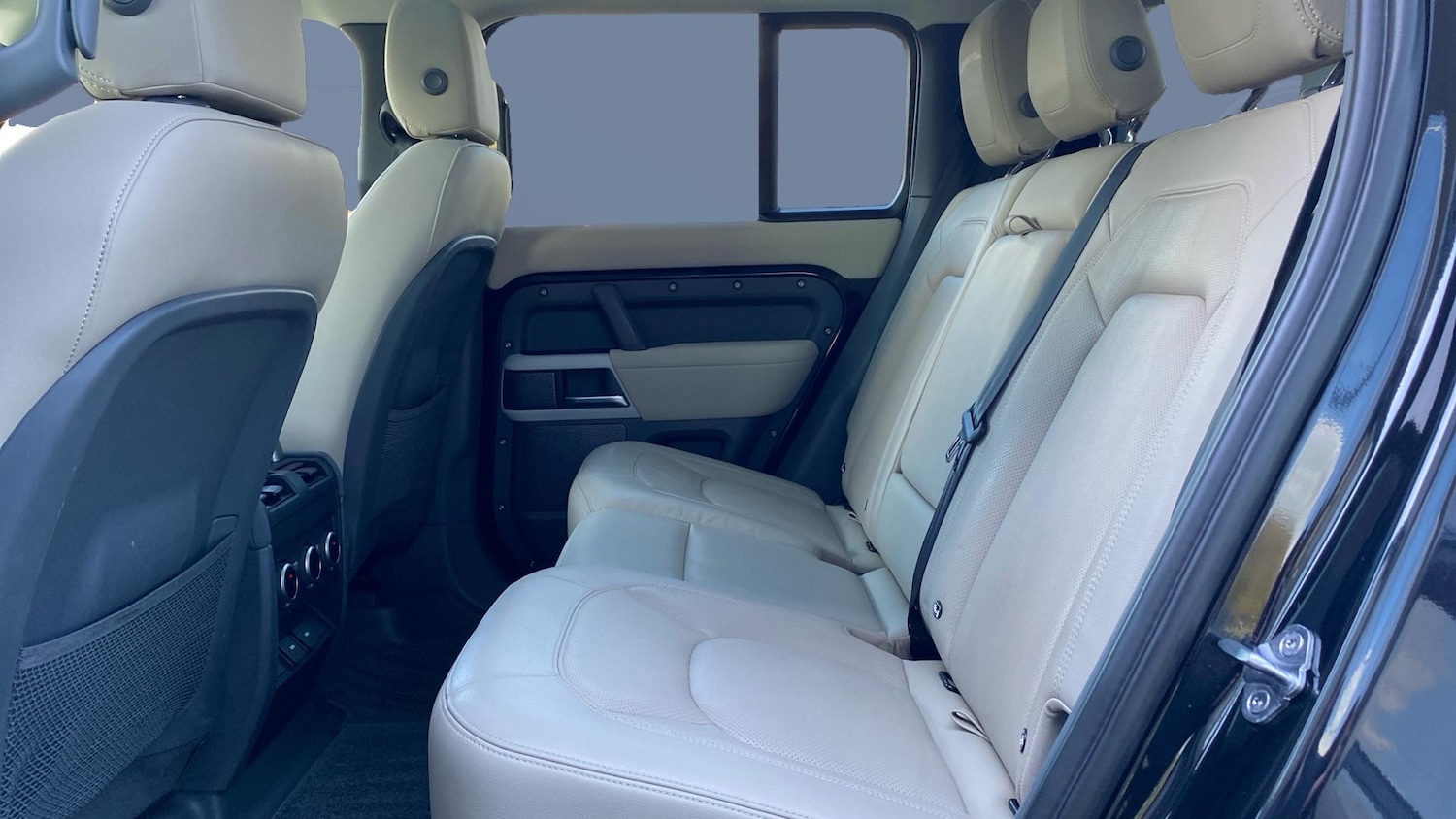 Used Land Rover Defender 2023 for sale - 78011498: Photo 4