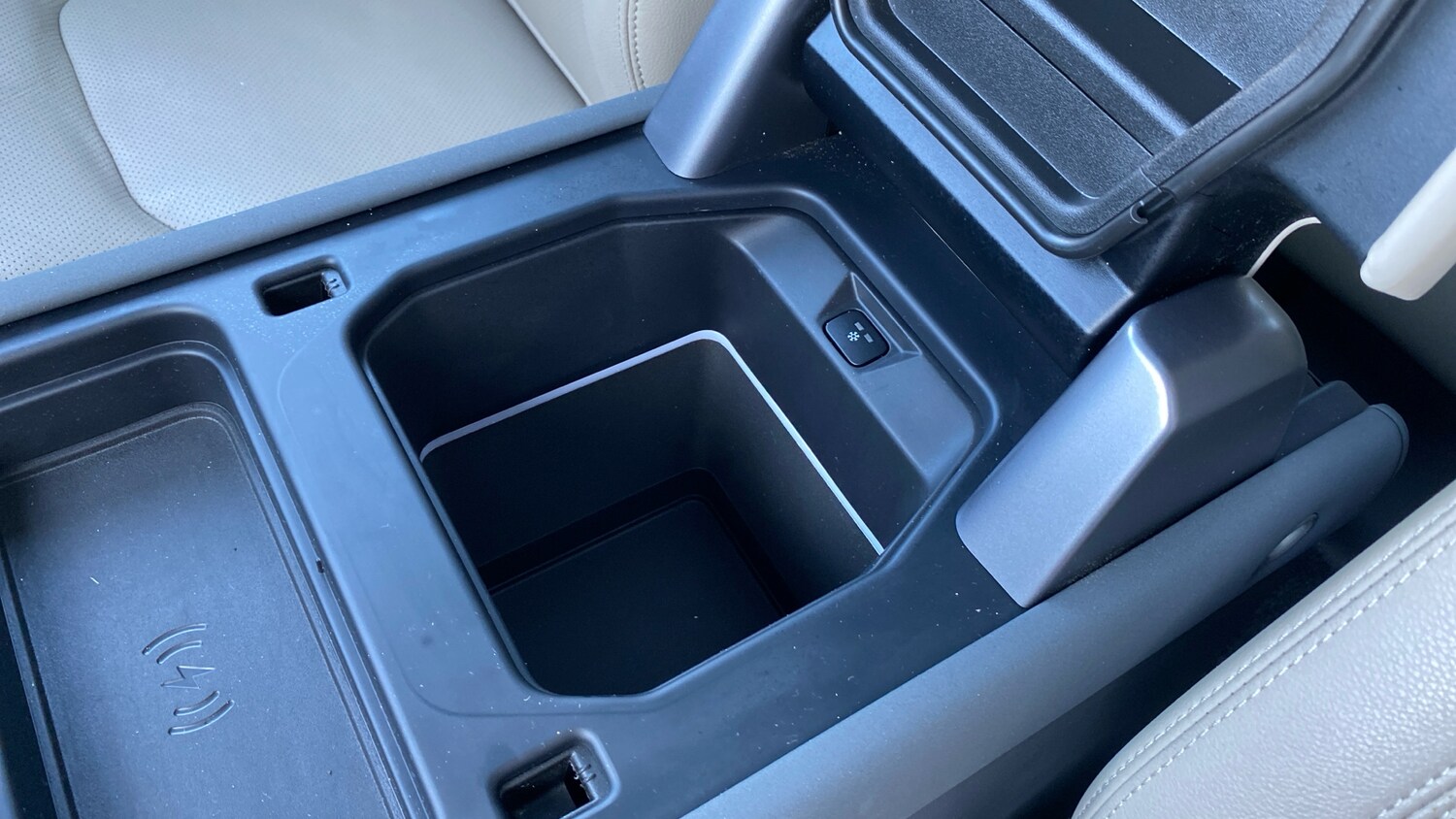 Used Land Rover Defender 2023 for sale - 78011498: Photo 44