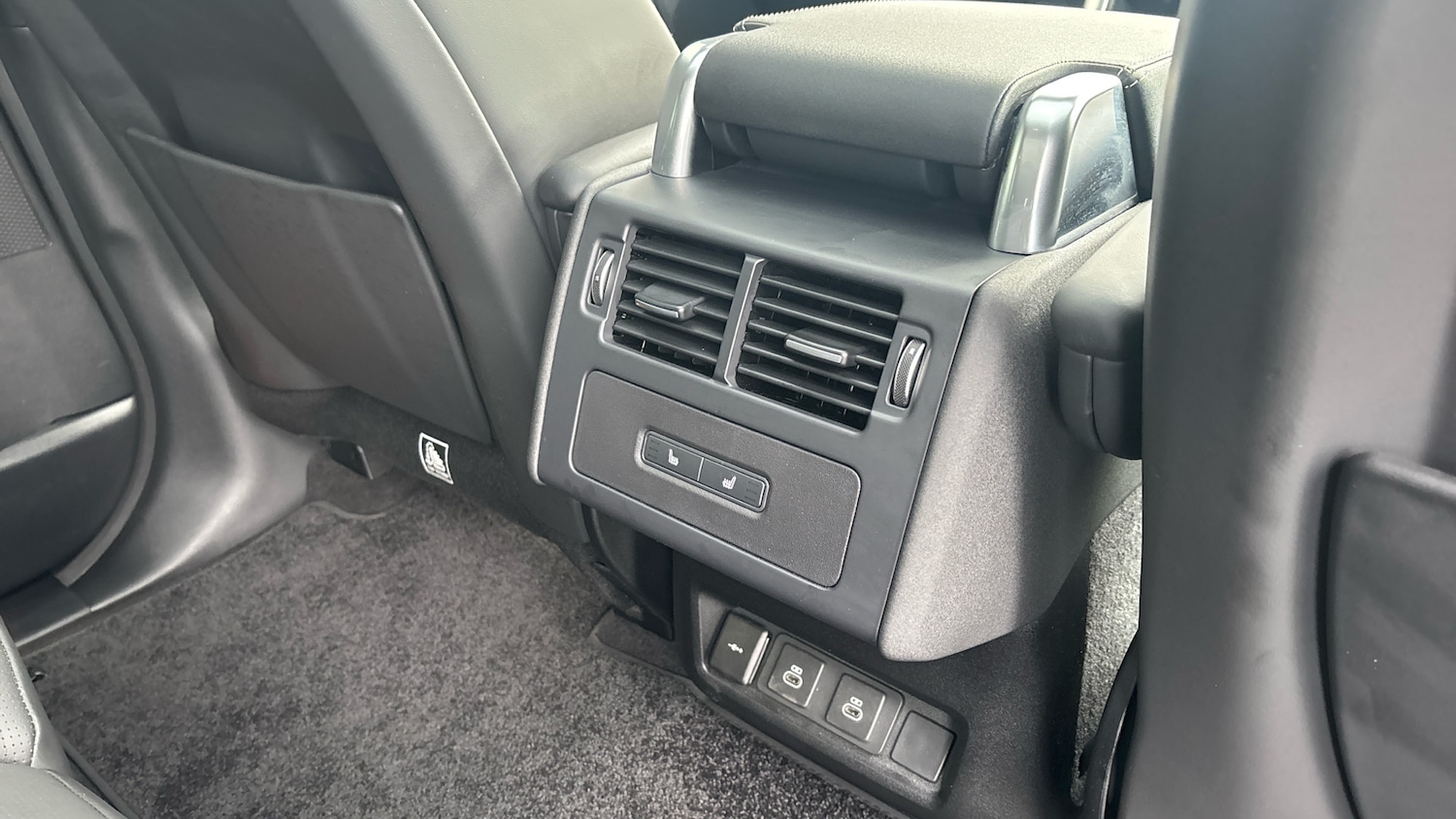 Used Land Rover Discovery 2024 for sale - 77350327: Photo 18