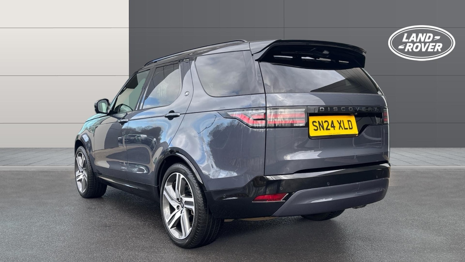 Used Land Rover Discovery 2024 for sale - 77350327: Photo 2