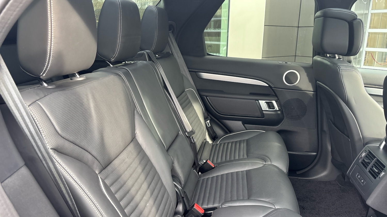 Used Land Rover Discovery 2024 for sale - 77350327: Photo 23