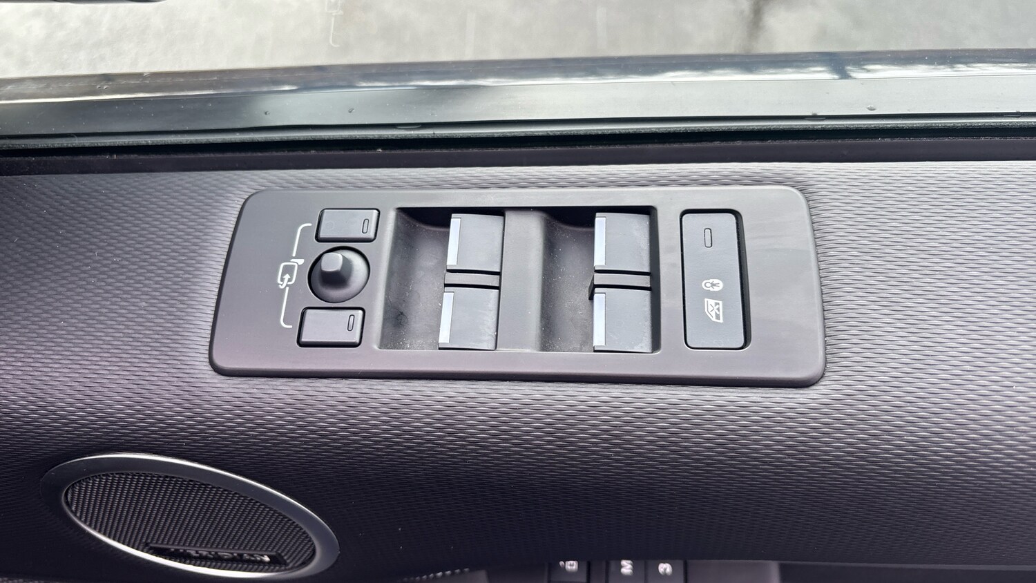 Used Land Rover Discovery 2024 for sale - 77350327: Photo 34