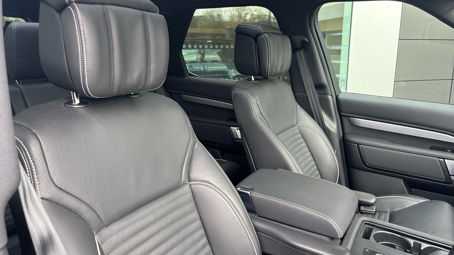 Used Land Rover Discovery 2024 for sale - 77350327: Photo 39