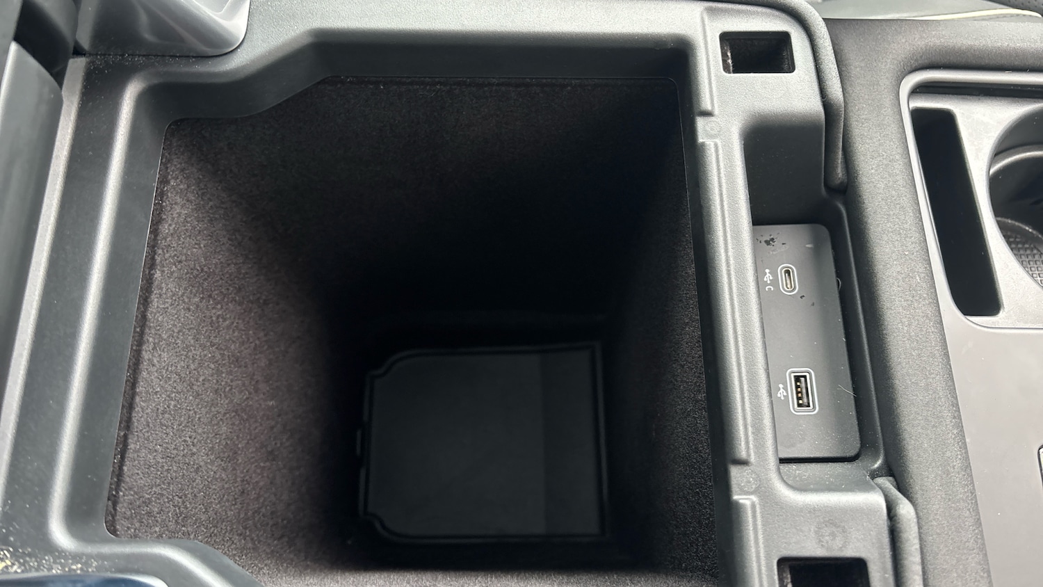 Used Land Rover Discovery 2024 for sale - 77350327: Photo 47