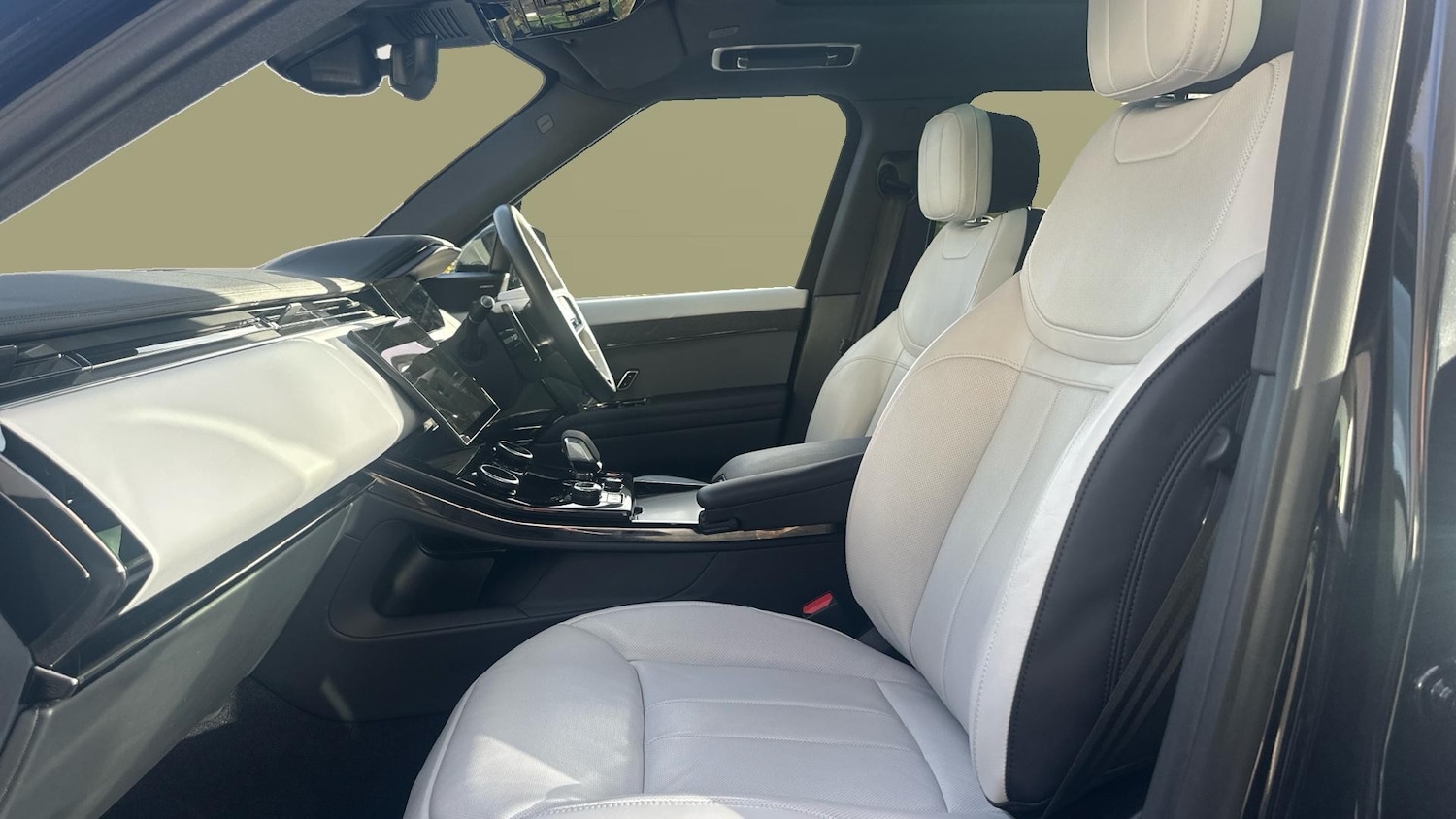 Used Land Rover Range Rover Sport 2023 for sale - 76505508: Photo 3