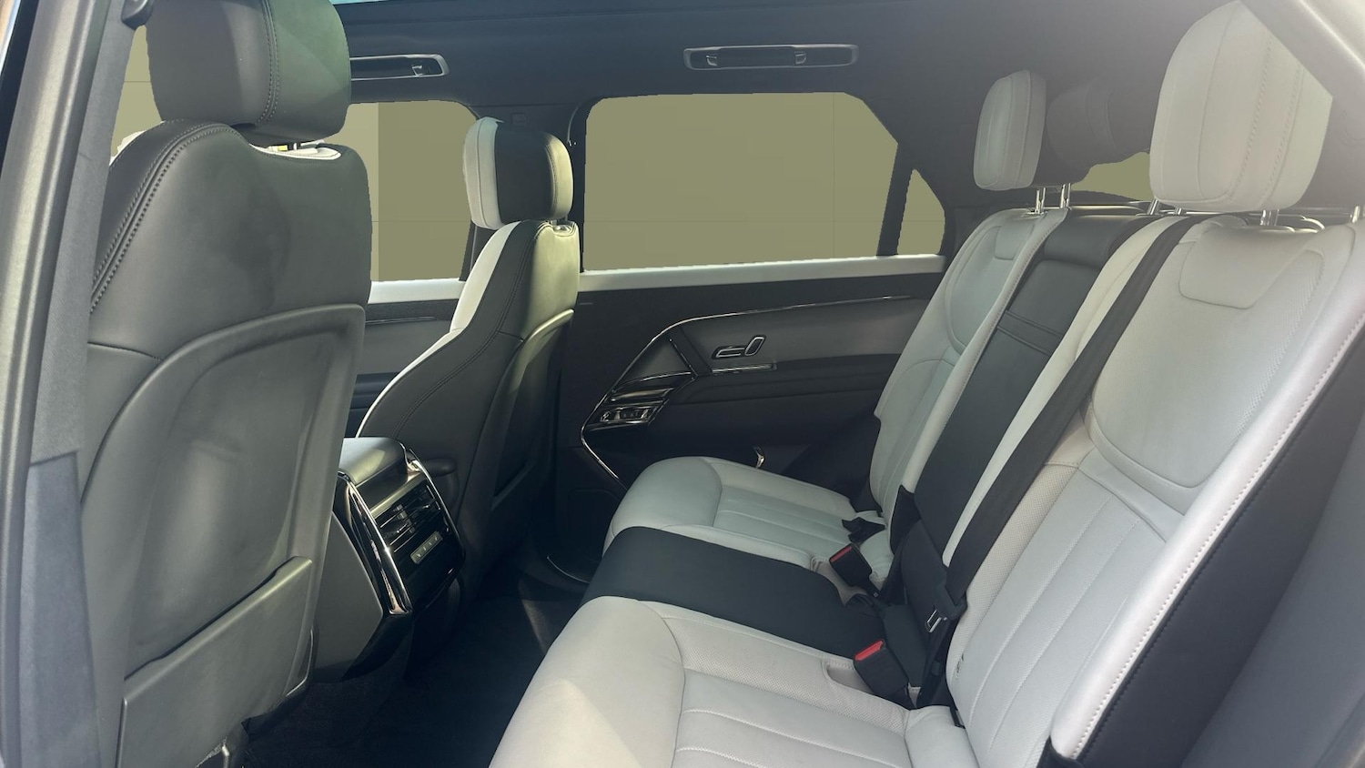 Used Land Rover Range Rover Sport 2023 for sale - 76505508: Photo 4