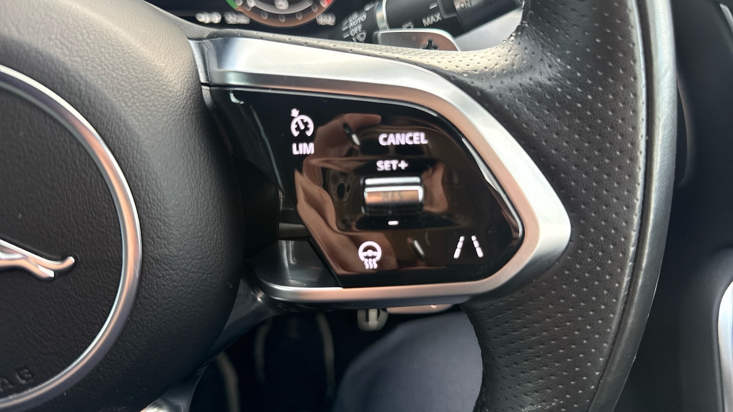 Used Jaguar F-Pace 2022 for sale - 77759137: Photo 31