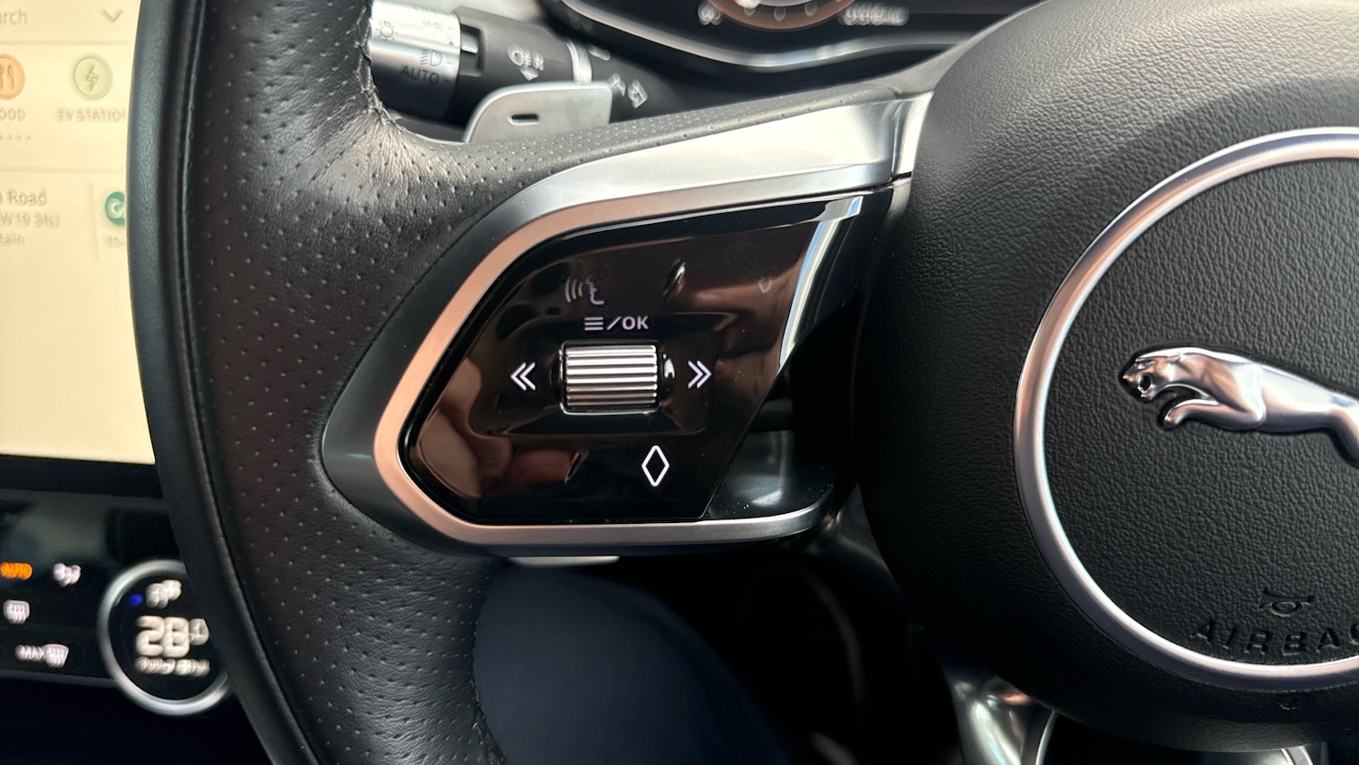 Used Jaguar F-Pace 2022 for sale - 77759137: Photo 32