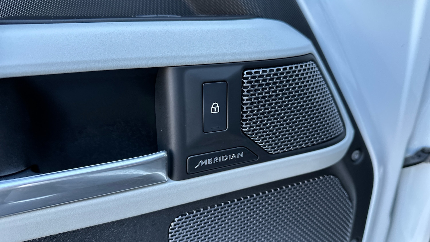 Used Land Rover Defender 2022 for sale - 76737930: Photo 25