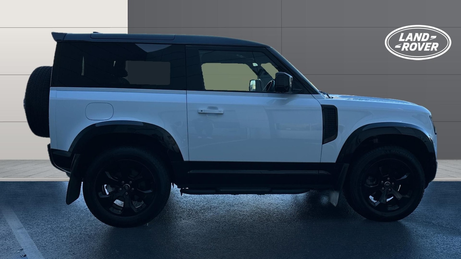 Used Land Rover Defender 2022 for sale - 76737930: Photo 5