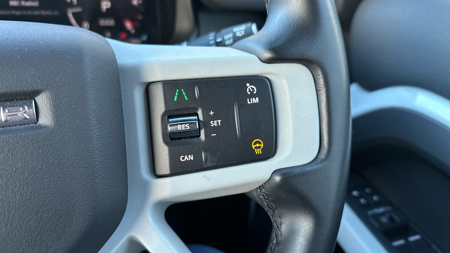 Used Land Rover Defender 2022 for sale - 76737930: Photo 54