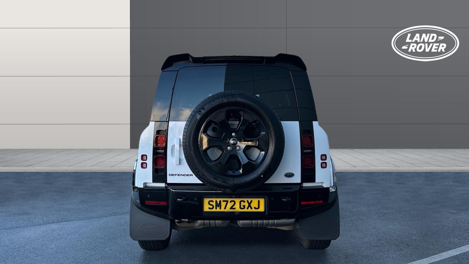 Used Land Rover Defender 2022 for sale - 76737930: Photo 6