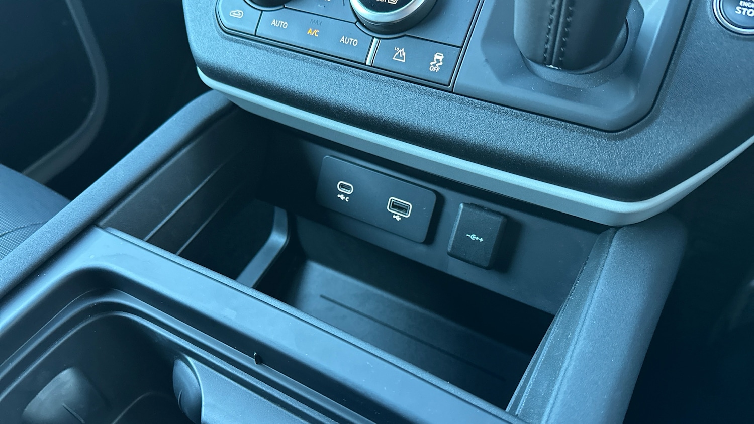 Used Land Rover Defender 2022 for sale - 76737930: Photo 64