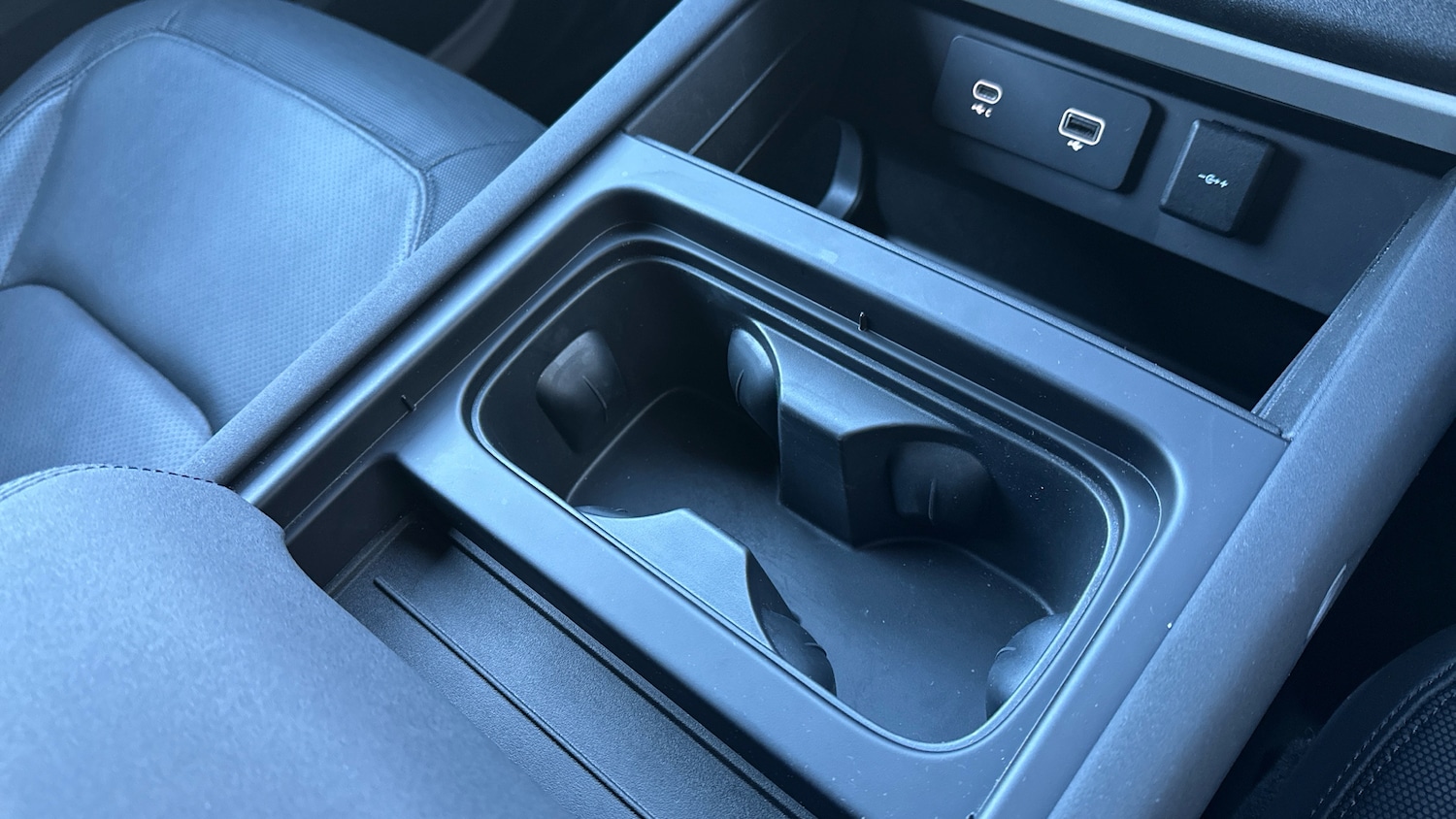 Used Land Rover Defender 2022 for sale - 76737930: Photo 65