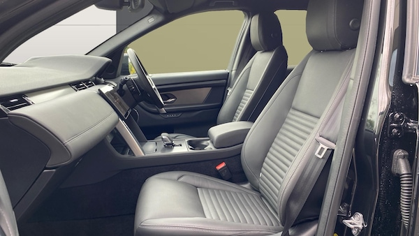 Used Land Rover Discovery Sport 2025 for sale - 76273601: Photo 3