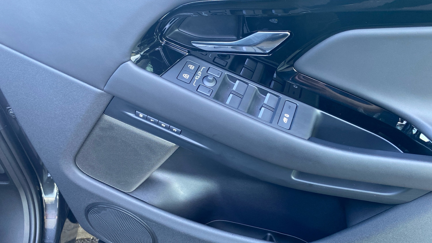 Used Land Rover Range Rover Evoque 2025 for sale - 78092552: Photo 29