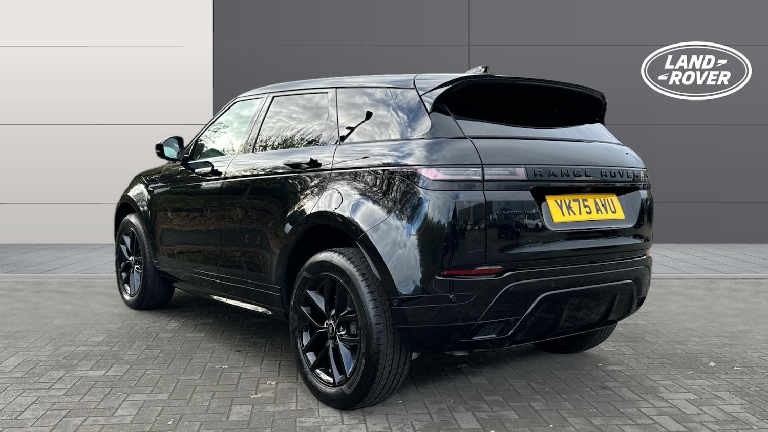 Used Land Rover Range Rover Evoque 2025 for sale - 76625591: Photo 2