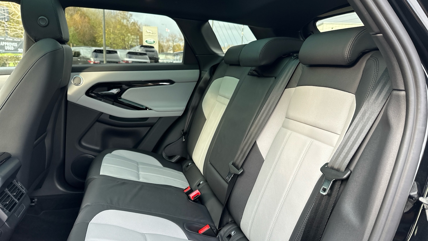 Used Land Rover Range Rover Evoque 2025 for sale - 76625591: Photo 35