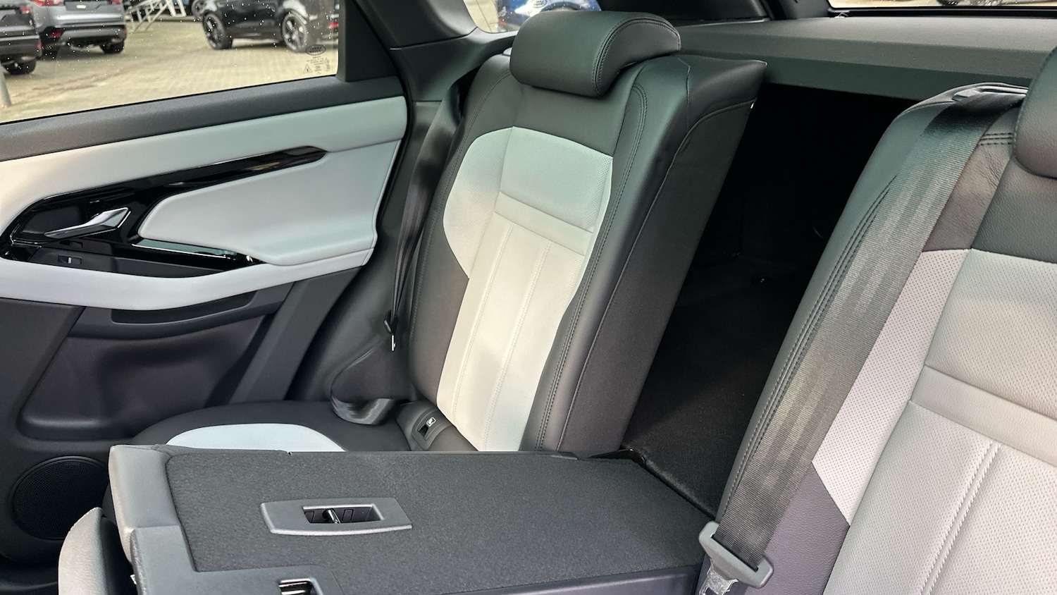 Used Land Rover Range Rover Evoque 2025 for sale - 76625591: Photo 40