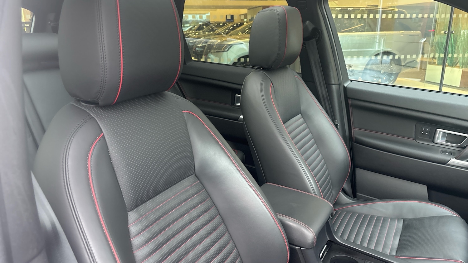 Used Land Rover Discovery Sport 2017 for sale - 76787043: Photo 32