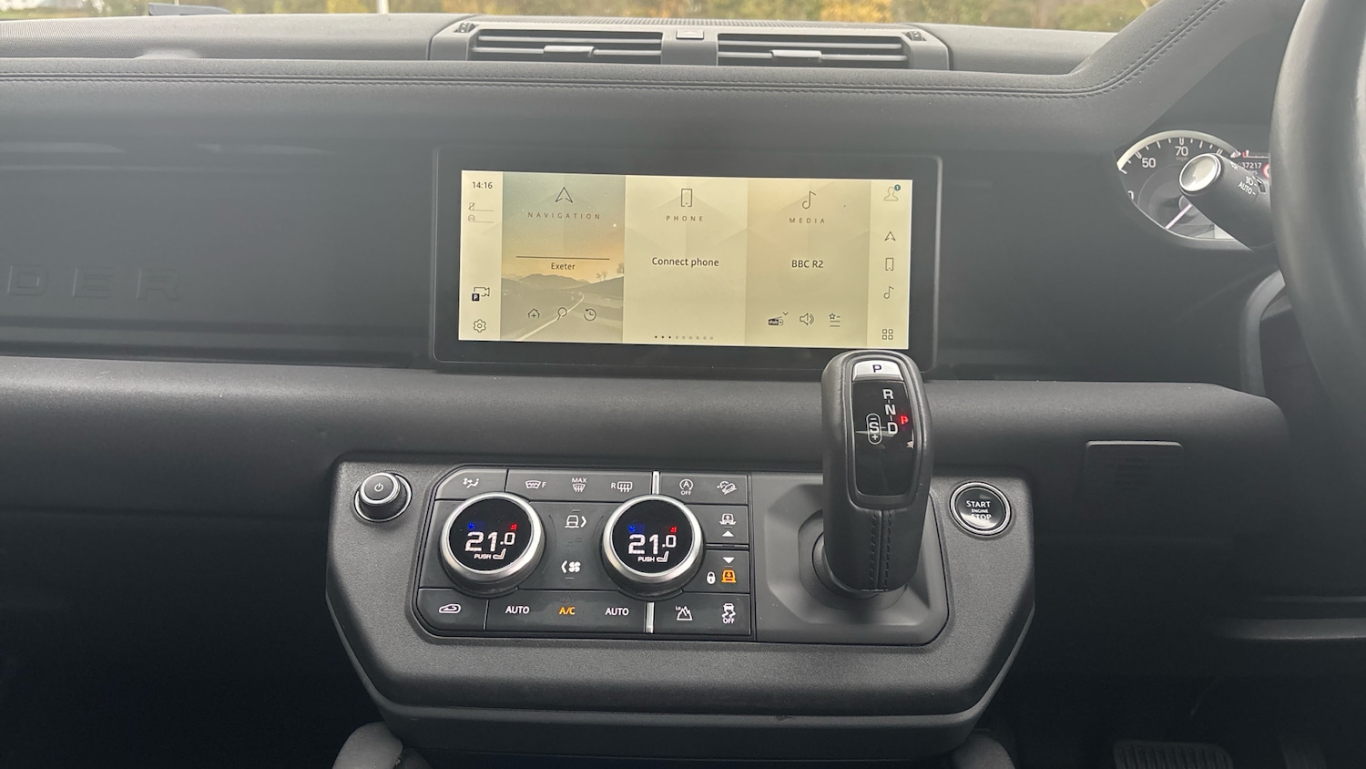 Used Land Rover Defender 2023 for sale - 76554124: Photo 14