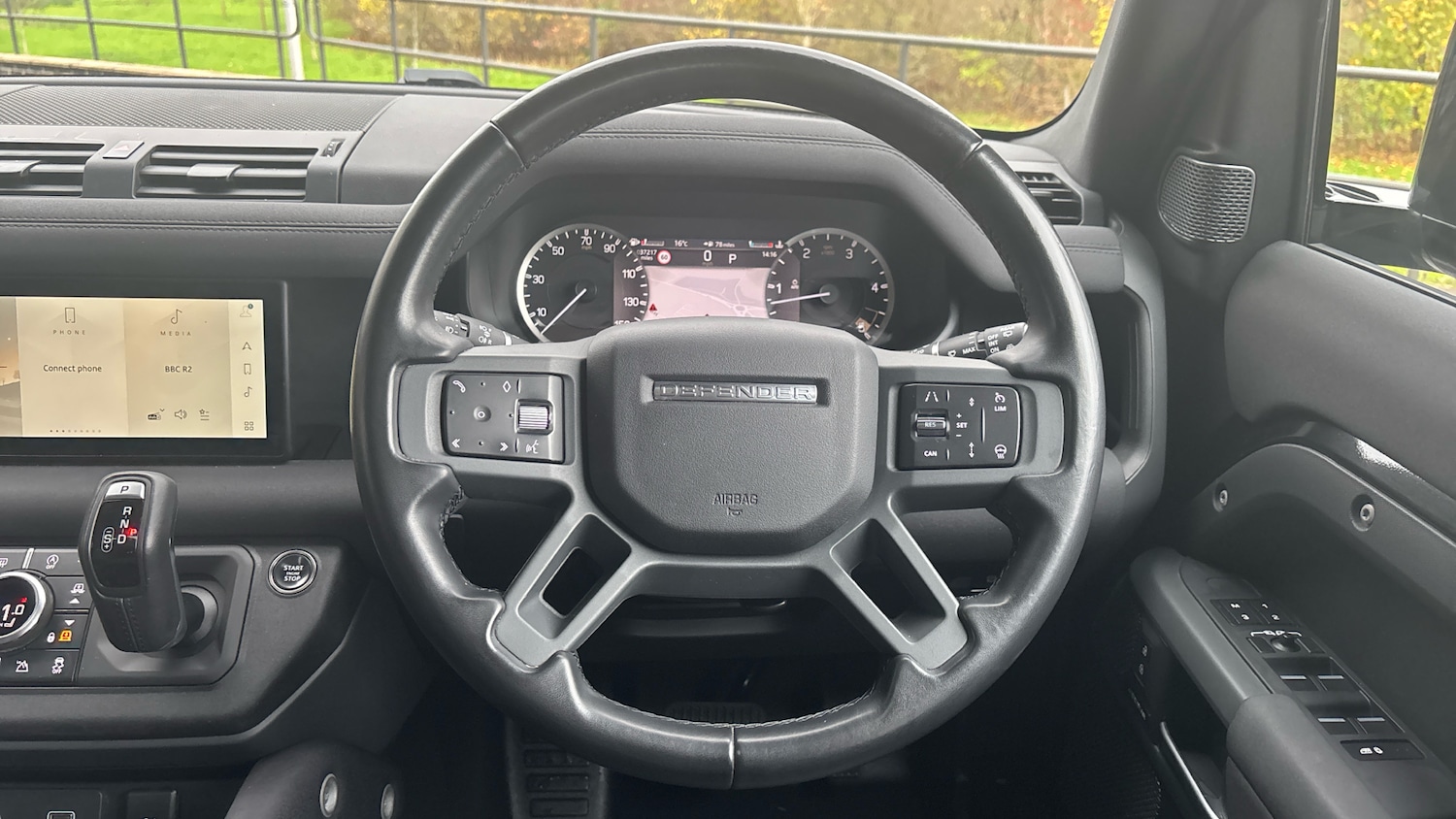 Used Land Rover Defender 2023 for sale - 76554124: Photo 15