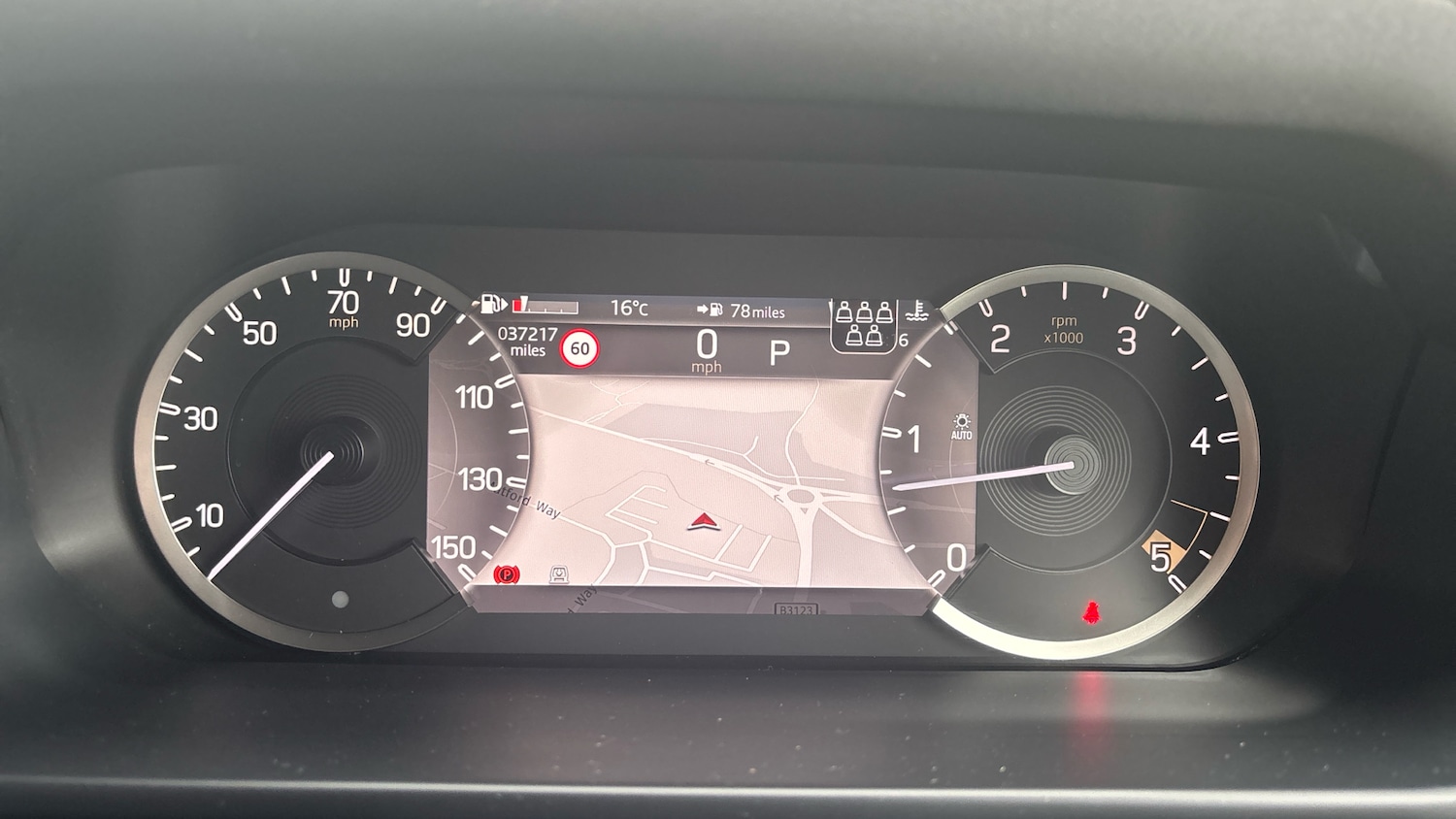 Used Land Rover Defender 2023 for sale - 76554124: Photo 16