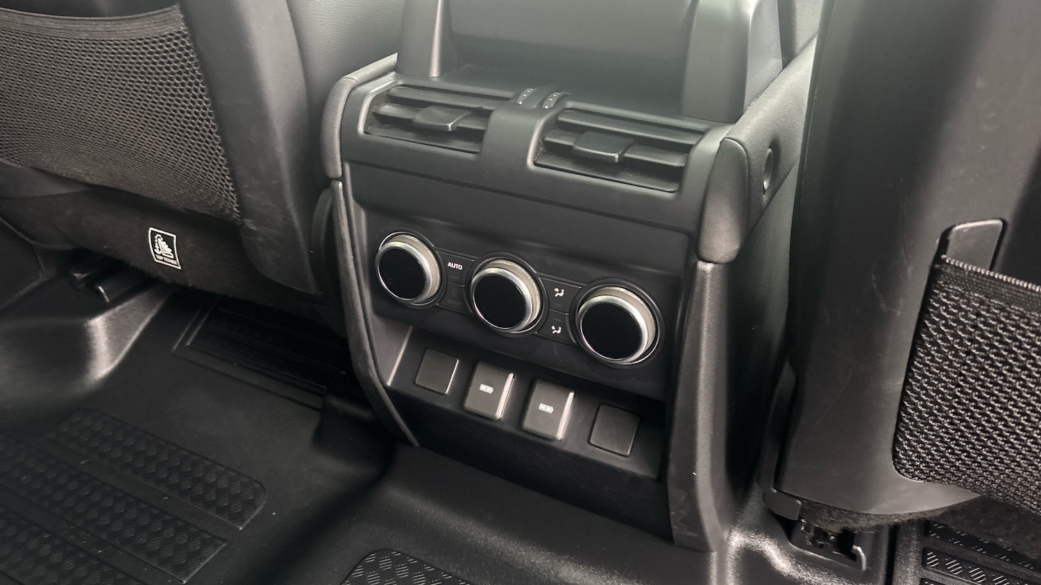 Used Land Rover Defender 2023 for sale - 76554124: Photo 18