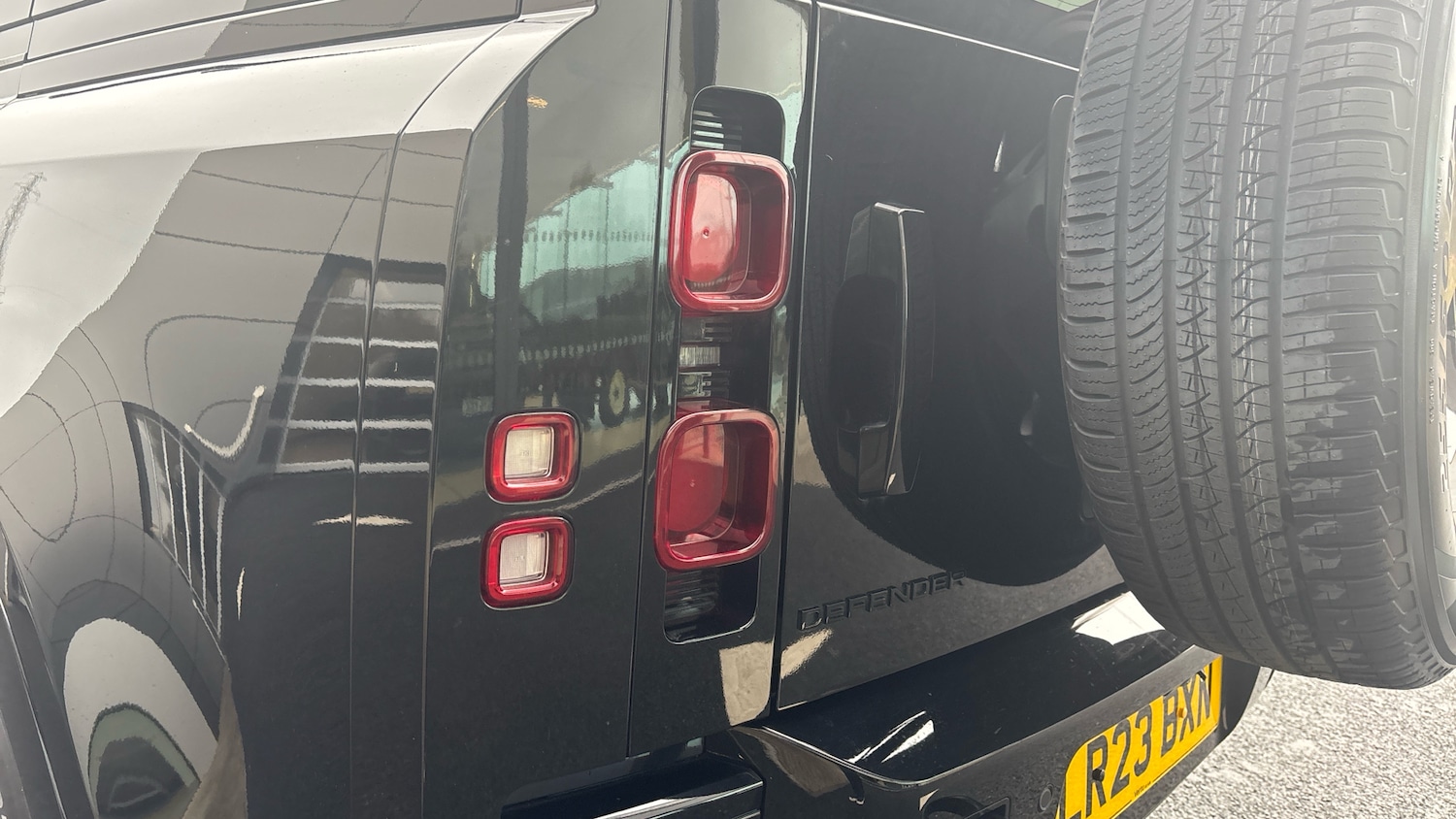 Used Land Rover Defender 2023 for sale - 76554124: Photo 19