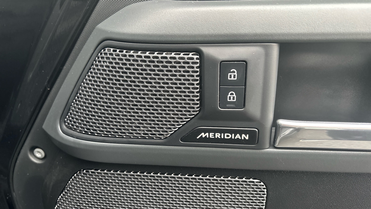 Used Land Rover Defender 2023 for sale - 76554124: Photo 27