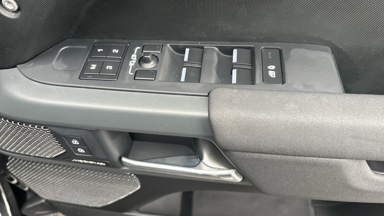 Used Land Rover Defender 2023 for sale - 76554124: Photo 28